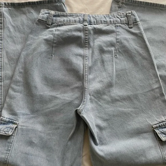 SHEIN Light Blue Denim Jeans - Picture 2 of 5